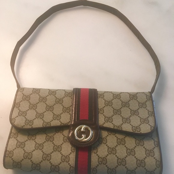 ๐บHP๐บ Adorable & Authentic Gucci CLASSIC Clutch! - Picture 2 of 8